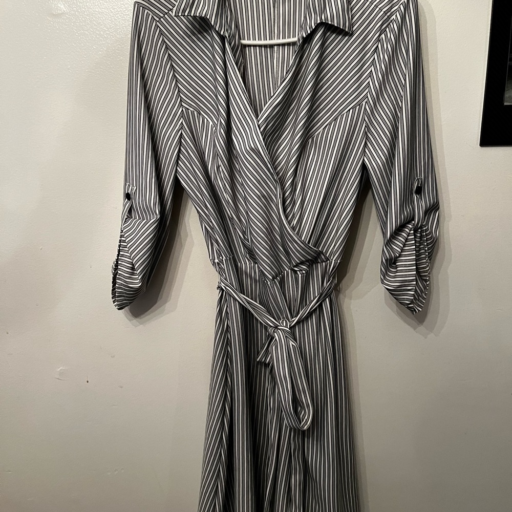 Dress - Picture 2 of 6
